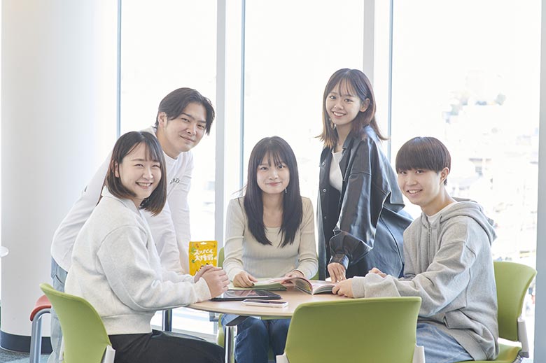 幅広い年齢層の仲間