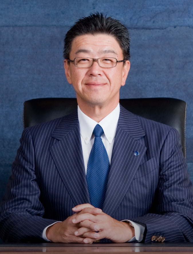 看護の道を志すみなさん、「患者さんに選ばれ、喜ばれる看護師」を共に目指していきましょう 学校法人 康学舎 理事長 中村 康彦