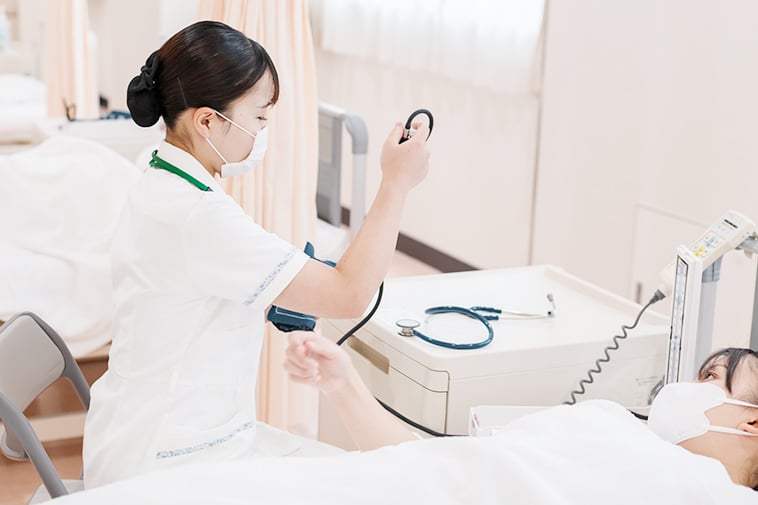 卒業生の就職率100%